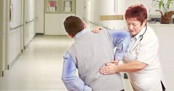 lumbar osteokondrosiaren sintomak eta tratamendua